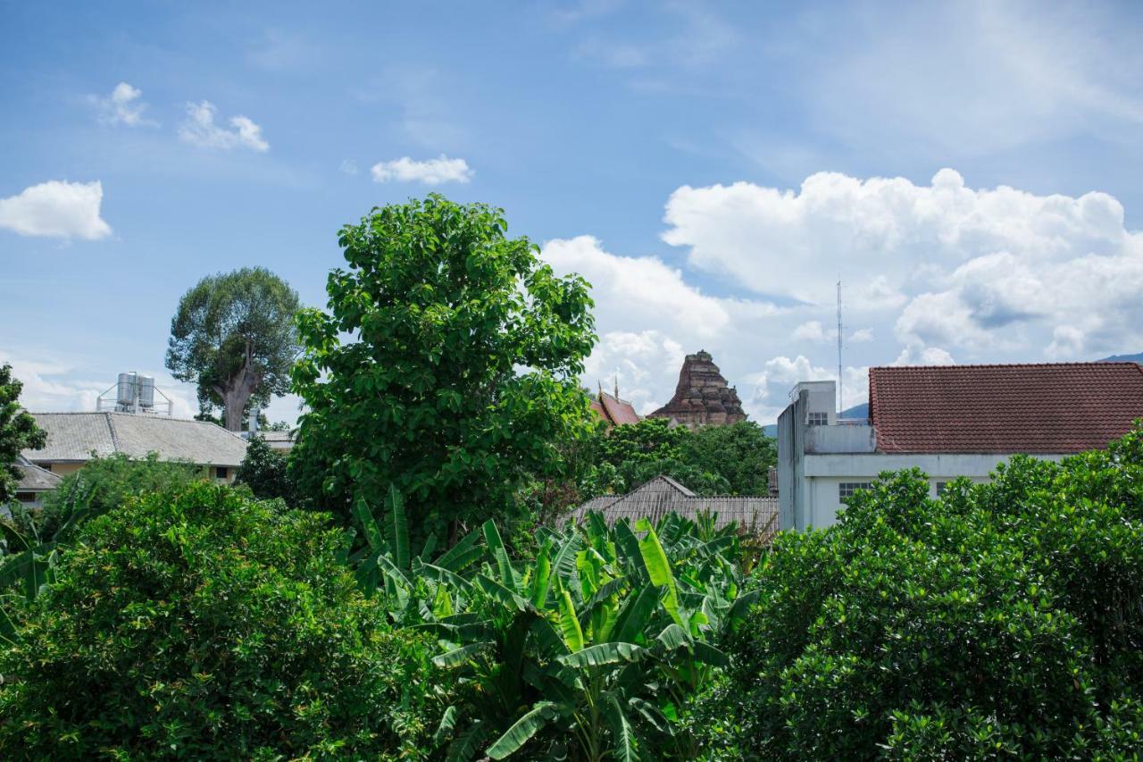 Mammoth Art Studio Pool Villa In Old City Chiang Mai Exterior foto